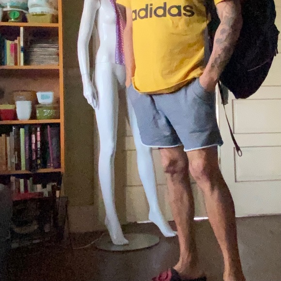 Adidas tee - Picture 3 of 6